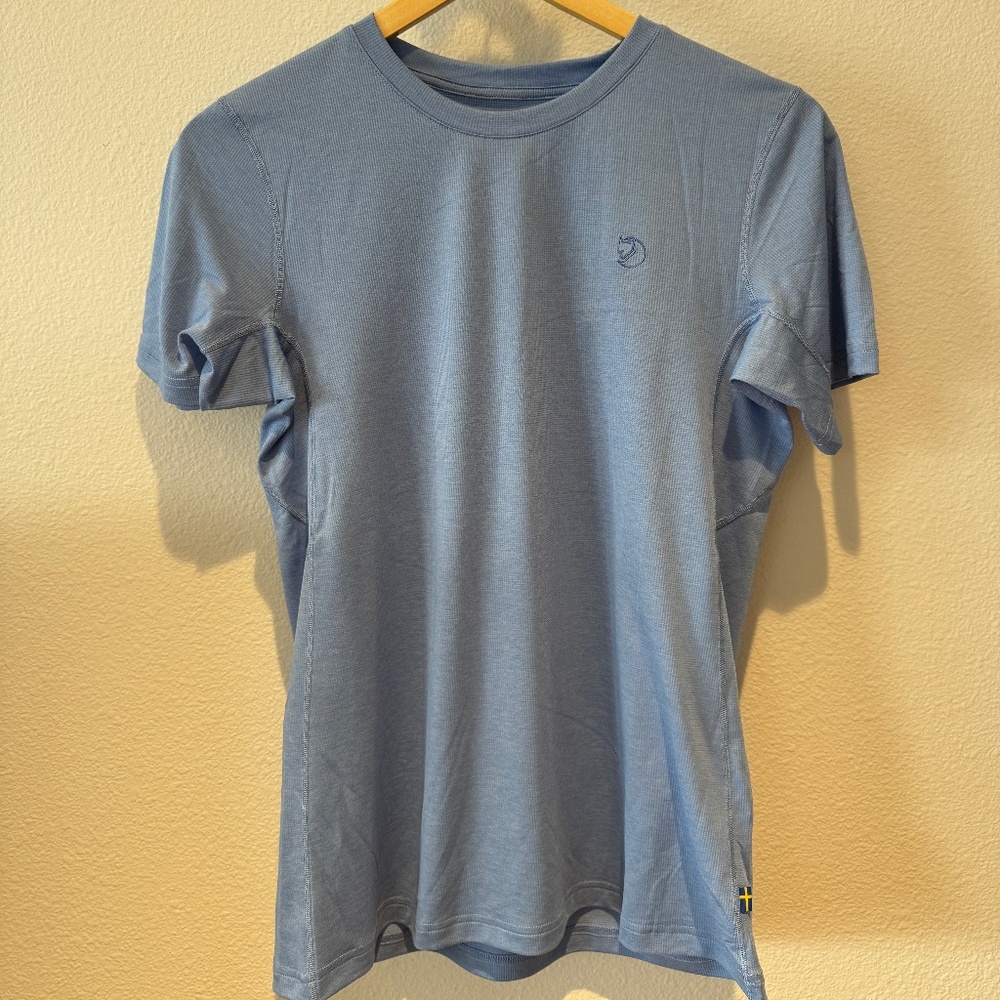 NWT Fjällräven Abisko Day Hike SS T-shirt W Small Ultramarine